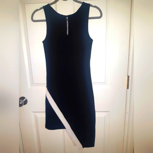(M)🖤⭐️ Revamped Asymmetrical Bodycon Dress🖤⭐️ Ptp 14"×L40.5" - Picture 6 of 10